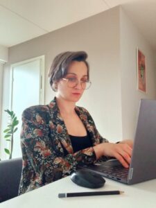 Read more about the article Toute seule aux manettes