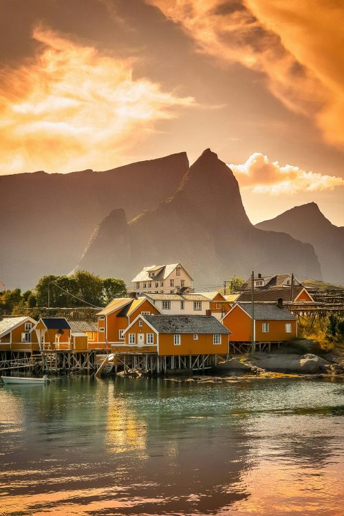 pexels-tobiasbjorkli-1559825